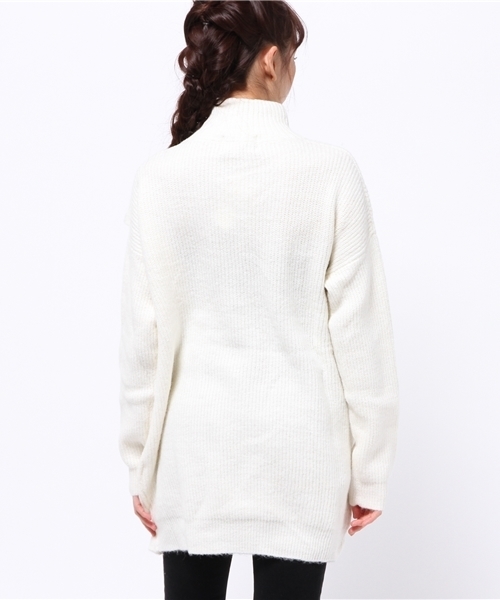 OUTLET（アウトレット）の「【WHO'S WHO gallery】AMスラッシュデザインニット（ニット/セーター・レディース・チャコールグレー/オフホワイト/ベージュ・FREE）」の6枚目の写真