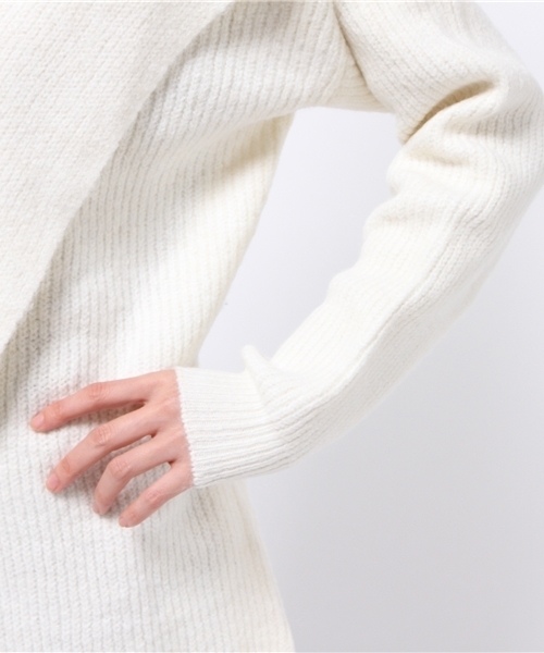 OUTLET（アウトレット）の「【WHO'S WHO gallery】AMスラッシュデザインニット（ニット/セーター・レディース・チャコールグレー/オフホワイト/ベージュ・FREE）」の8枚目の写真