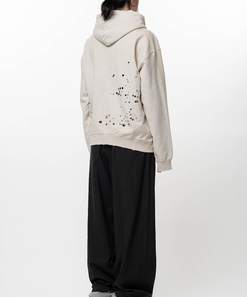 Maison MIHARA YASUHIRO(メゾンミハラヤスヒロ)の「Embellished Sticker Zip-Up Hoodie(パーカー・メンズ・ホワイト・44)」の5枚目の写真