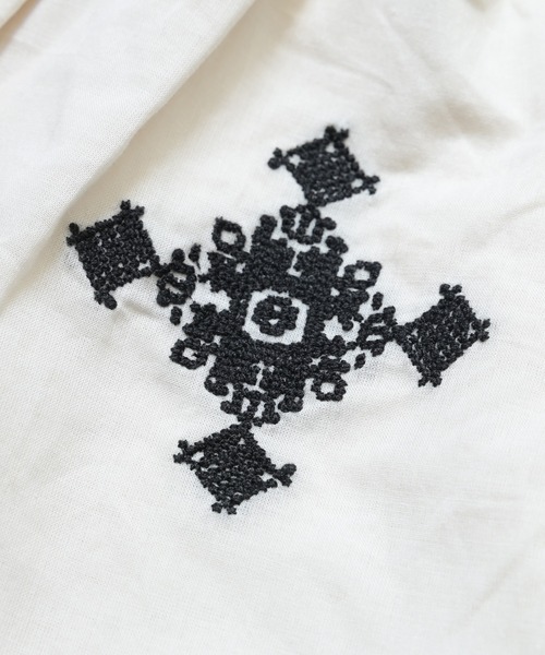 MARKEY'S（マーキーズ）の「ローンクロスステッチポイントスカート（スカート・キッズ・ホワイト/ブラック・L/M）」の13枚目の写真