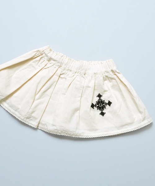 MARKEY'S（マーキーズ）の「ローンクロスステッチポイントスカート（スカート・キッズ・ホワイト/ブラック・L/M）」の3枚目の写真