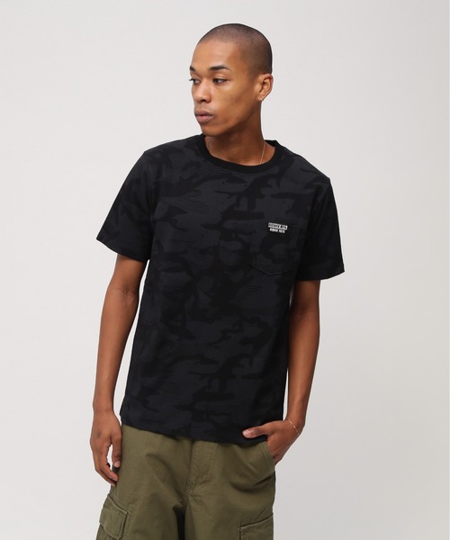 AVIREX(アヴィレックス)の「《WEB&DEPOT限定》CREW NECK POCKET T-SHIRT / クルーネック ポケット ティーシャツ / AVIREX / アヴィレックス(Tシャツ/カットソー・メンズ・グレー系カモフラージュ/ホワイト系その他/オフホワイト/ブラック・XX-LARGE/X-LARGE/LARGE/MEDIUM)」の1枚目の写真
