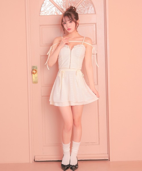 Tika(ティカ)の「キャバドレス セットアップ ミニ フレア 谷間 リボン ストレッチ キャミソール コード ジップドレス(ドレス・レディース・アイボリー・M/L/XL/S/XS)」の6枚目の写真