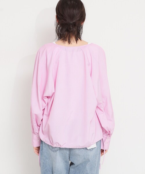 THE SHOP TK (ザ ショップ ティーケー )の「キーネックストライプドロストシャツブラウス(シャツ/ブラウス・レディース・ブルー系7/ホワイト系5/ピンク系7・99)」の18枚目の写真