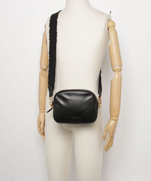GIANNI CHIARINI(ジャンニ キアリーニ)の「GIANNI CHIARINI NINA ジャンニ キアリーニ ニナ ショルダーバッグ(ショルダーバッグ・レディース・ブラック・FREE)」の5枚目の写真