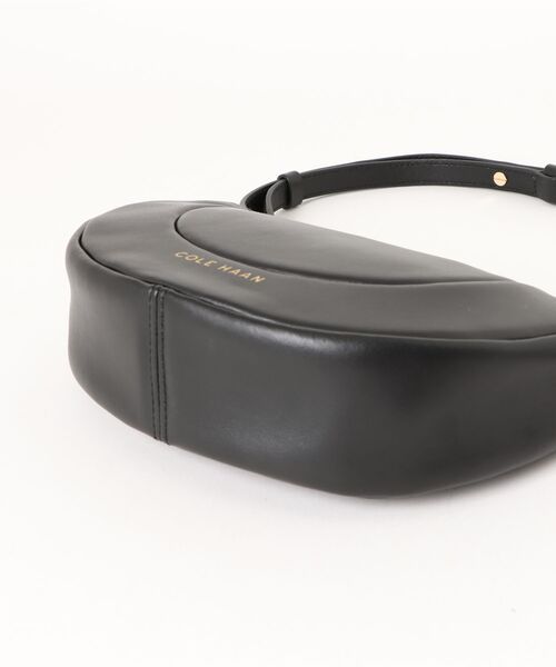 COLE HAAN(コールハーン)の「ゴルディー ショルダー クロスボディ womens(ショルダーバッグ・レディース・ブラック・OSFA)」の6枚目の写真