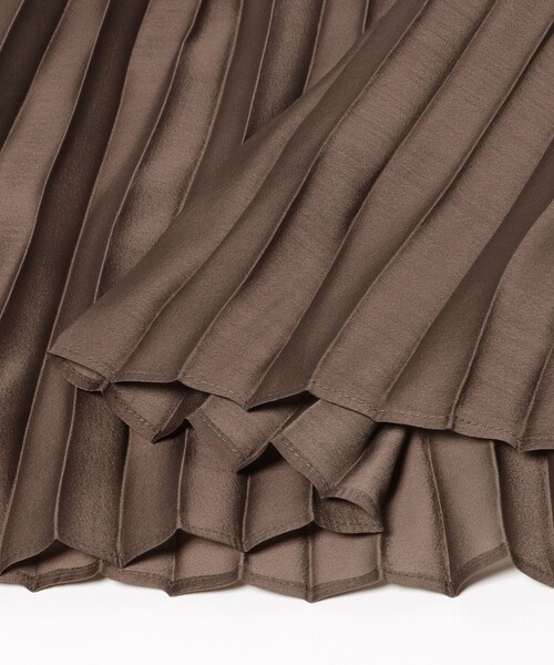 BEAMS HEART(ビームスハート)の「シアー プリーツ スカート(スカート・レディース・チャコールグレー/ベージュ/ダークブラウン・FREE)」の10枚目の写真