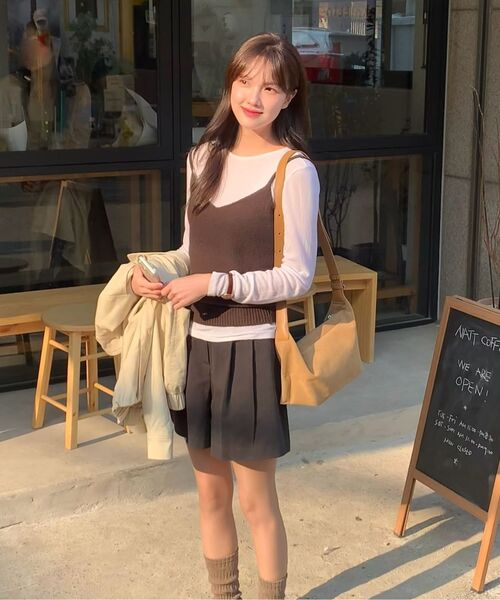 mur(ミュール)の「Nuovo Hobo Bag mini- Combi Suede(3color)(メッセンジャーバッグ・レディース・ダークブラウン/ブラウン/ベージュ・FREE)」の4枚目の写真
