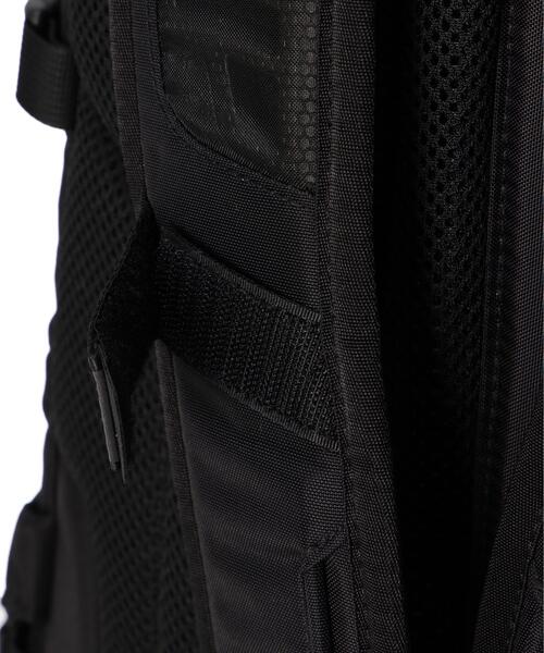 THE NORTH FACE(ザノースフェイス)の「THE NORTH FACE/ザ・ノース・フェイス/Hot Shot(バックパック/リュック・メンズ・ブラック・F)」の4枚目の写真