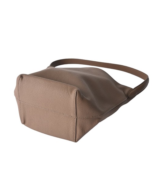 STYLE DELI(スタイルデリ)の「【DELI by】ミニマルバケットリアルレザーバッグ(レギュラー)(ショルダーバッグ・レディース・グレイッシュベージュ/ブラック/ブラウン・FREE)」の5枚目の写真