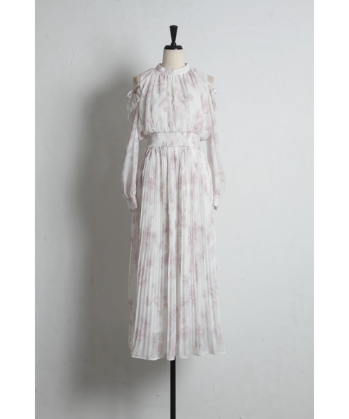 tocco closet（トッコ　クローゼット）の「リボン付きオープンショルダーフラワープリントワンピース（ワンピース・レディース・ブルー/ピンク・M）」の12枚目の写真
