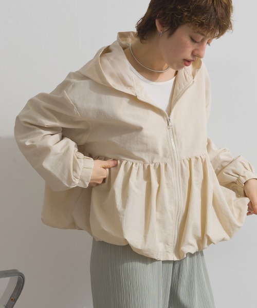 Fizz（フィズ）の「ナイロンワッシャーペプラムデザインマウンテンパーカー（マウンテンパーカー・レディース・アイボリー/ブラック/ベージュ・M）」の15枚目の写真