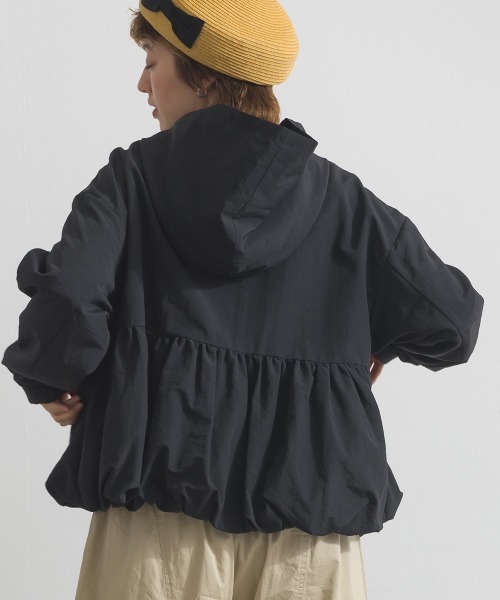 Fizz（フィズ）の「ナイロンワッシャーペプラムデザインマウンテンパーカー（マウンテンパーカー・レディース・アイボリー/ブラック/ベージュ・M）」の13枚目の写真