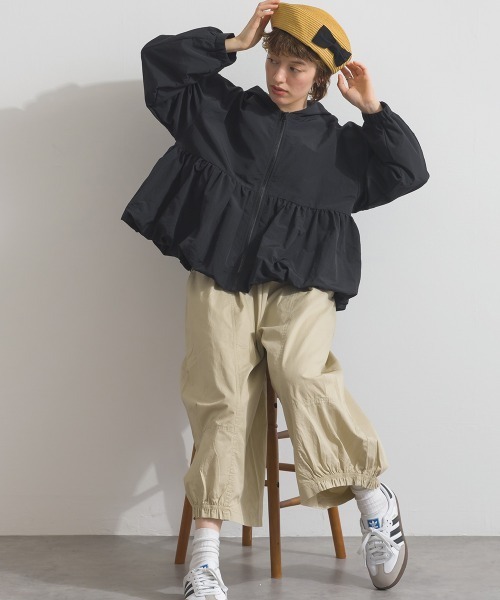 Fizz（フィズ）の「ナイロンワッシャーペプラムデザインマウンテンパーカー（マウンテンパーカー・レディース・アイボリー/ブラック/ベージュ・M）」の6枚目の写真