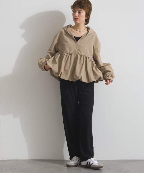 Fizz（フィズ）の「ナイロンワッシャーペプラムデザインマウンテンパーカー（マウンテンパーカー・レディース・アイボリー/ブラック/ベージュ・M）」の4枚目の写真