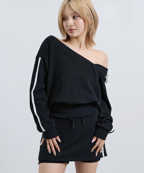 ANAP(アナップ)の「裏毛 ワンショルダー × スカパン セットアップ 【セットアップ対応】(アンサンブル・レディース・ブラック/グレー・F)」の3枚目の写真