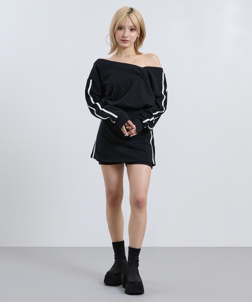 ANAP(アナップ)の「裏毛 ワンショルダー × スカパン セットアップ 【セットアップ対応】(アンサンブル・レディース・ブラック/グレー・F)」の6枚目の写真