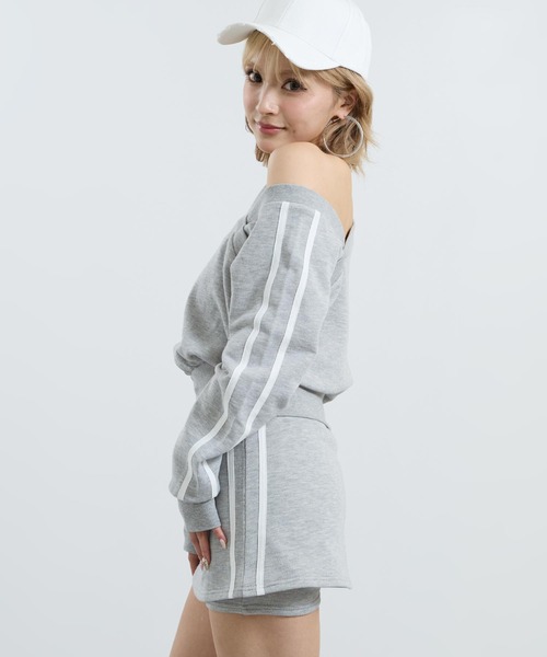 ANAP(アナップ)の「裏毛 ワンショルダー × スカパン セットアップ 【セットアップ対応】(アンサンブル・レディース・ブラック/グレー・F)」の9枚目の写真