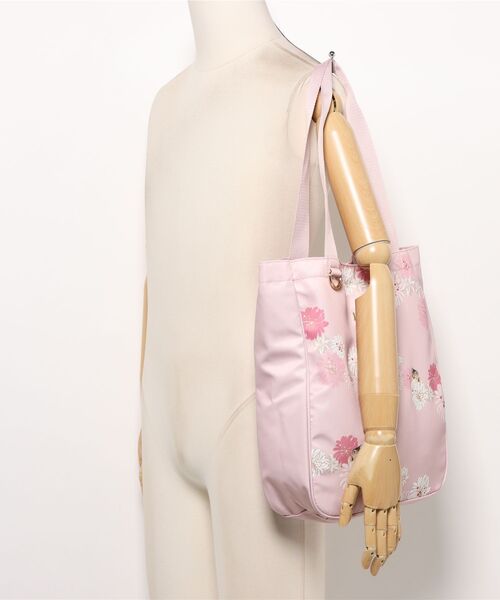 PAUL & JOE ACCESSOIRES(ポールアンドジョーアクセソワ)の「【PAUL & JOE ACCESSOIRES /ポール アンド ジョー アクセソワ 】 CHRYSANTHEME & NOUNETTE PRINT 縦型トートバッグ(トートバッグ・レディース・ミント/ネイビー/ピンク・FREE)」の4枚目の写真