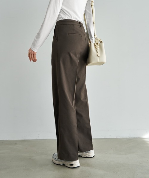 STYLE DELI(スタイルデリ)の「内ゴム伸縮ストレートパンツ(その他パンツ・レディース・ブラウン/ベージュ/ブラック・MEDIUM/SMALL/LARGE)」の11枚目の写真