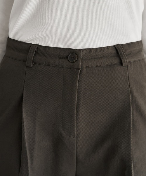 STYLE DELI(スタイルデリ)の「内ゴム伸縮ストレートパンツ(その他パンツ・レディース・ブラウン/ベージュ/ブラック・MEDIUM/SMALL/LARGE)」の13枚目の写真