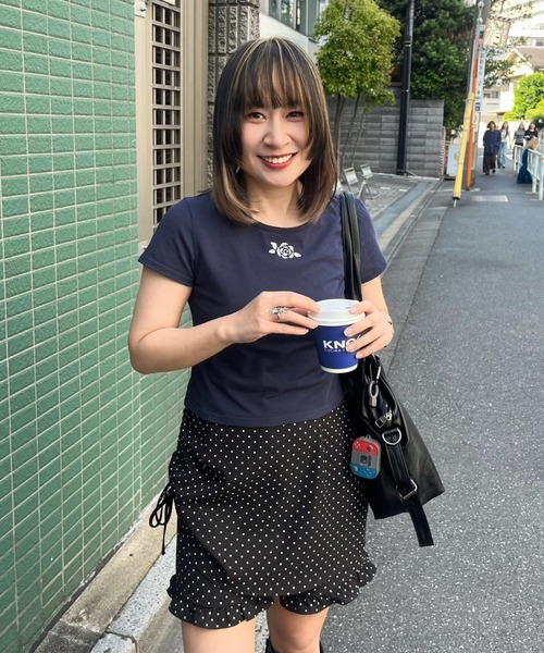 idem(イデム)の「idem rose graphic T-shirt / オリジナルローズグラフィックTシャツ(Tシャツ/カットソー・レディース・ネイビー/ブルー・FREE)」の10枚目の写真