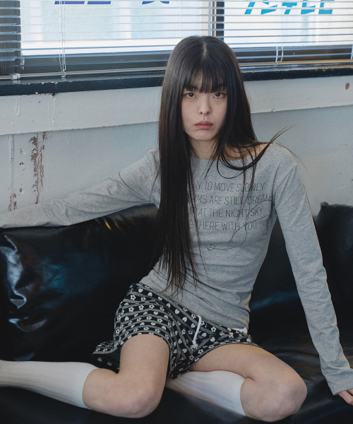 MIHEV(ミヘブ)の「M ネックレスグラフィックボートネックロングスリーブTシャツメランジ(Tシャツ/カットソー・レディース・その他・SMALL/MEDIUM)」の2枚目の写真
