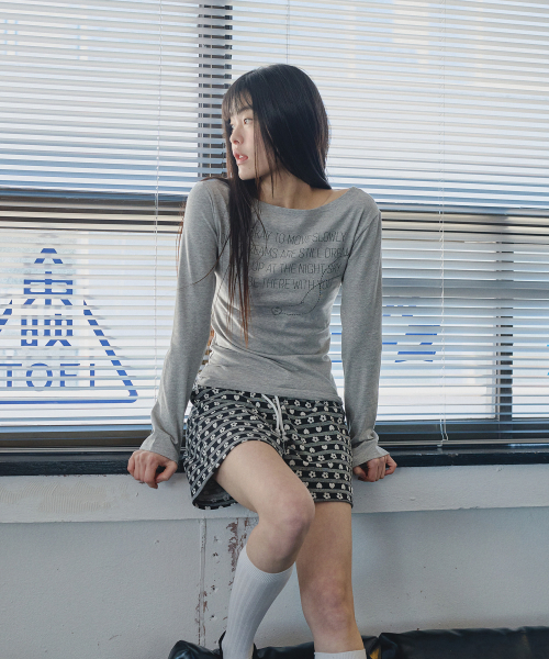 MIHEV(ミヘブ)の「M ネックレスグラフィックボートネックロングスリーブTシャツメランジ(Tシャツ/カットソー・レディース・その他・SMALL/MEDIUM)」の5枚目の写真