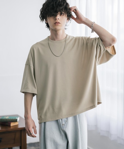 Rocky Monroe（ロッキーモンロー）の「AIR TEC+ 接触冷感・遮熱・UVカット 多機能オーバーサイズショート丈半袖Tシャツ（Tシャツ/カットソー・メンズ・ブラック/グレイッシュベージュ/ブルー/チャコール/ネイビー/ピンク/ホワイト・M/XL/L）」の4枚目の写真