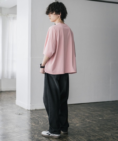 Rocky Monroe（ロッキーモンロー）の「AIR TEC+ 接触冷感・遮熱・UVカット 多機能オーバーサイズショート丈半袖Tシャツ（Tシャツ/カットソー・メンズ・ブラック/グレイッシュベージュ/ブルー/チャコール/ネイビー/ピンク/ホワイト・M/XL/L）」の16枚目の写真