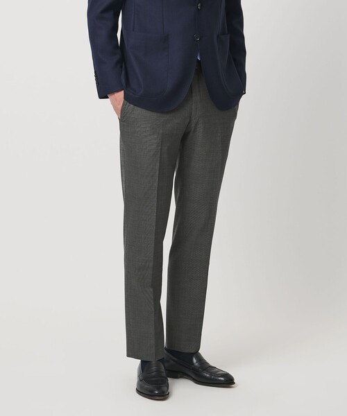 UNITED ARROWS(ユナイテッドアローズ)の「ピンヘッド トロピカル サイドエクステンド ノープリーツ スラックス COMFORT EASY‐MODEL ウォッシャブル ストレッチ イージーケア(スラックス・メンズ・ダークグレー・48/50/46/44/42)」の2枚目の写真