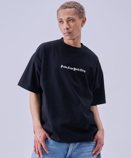 FUBU( フブ)の「FUBU フブ ブランド Studs Logo TShirts/スタッドロゴTシャツ(Tシャツ/カットソー・メンズ・ホワイト/ブラック・XXL/XL/L/M)」の1枚目の写真