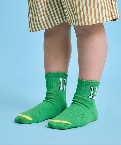 b・ROOM(ビールーム)の「ナンバーソックス(滑り止め付き)【子供服】【キッズ】【男の子】【女の子】(ソックス/靴下・キッズ・オレンジ/イエロー/ブルー/ライトベージュ/ブラック/グリーン・M/S)」の4枚目の写真