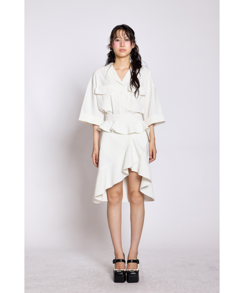 GREEDILOUS(グリディアス)の「Ruffle Square Neck White Top(その他トップス・レディース・その他・X-SMALL/SMALL/MEDIUM/LARGE)」の2枚目の写真