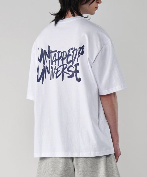 UNTAPPED STUDIO(アンタップドスタジオ)の「ユニバースレタリングピュアコットンビッグオーバーフィット半袖Tシャツ4カラー(Tシャツ/カットソー・レディース・グリーン/ブラック/ブルー/ネイビー/ホワイト/チャコールグレー・S(90)/M(95)/L/XL)」の14枚目の写真