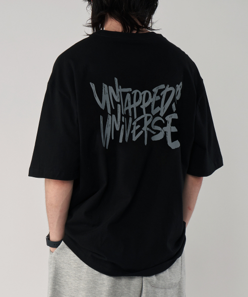 UNTAPPED STUDIO(アンタップドスタジオ)の「ユニバースレタリングピュアコットンビッグオーバーフィット半袖Tシャツ4カラー(Tシャツ/カットソー・レディース・グリーン/ブラック/ブルー/ネイビー/ホワイト/チャコールグレー・S(90)/M(95)/L/XL)」の17枚目の写真