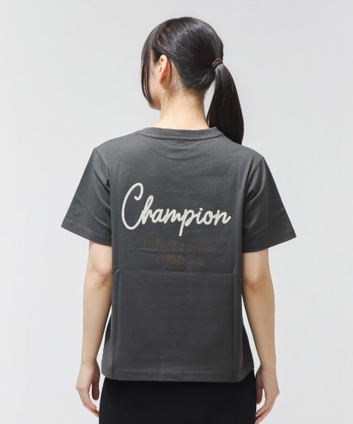 Champion（チャンピオン）の「【別注】チャンピオン  SHORT SLEEVE T-SHIRT 限定コラボ（Tシャツ/カットソー・レディース・チャコールグレー/ホワイト・M/L）」の6枚目の写真