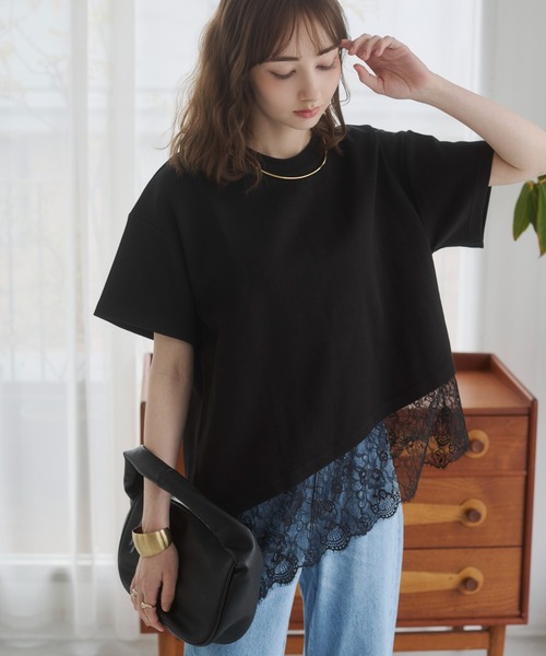 ANGIE(アンジー)の「裾レース ドッキング Tシャツ / 半袖 / 夏服(Tシャツ/カットソー・レディース・ホワイト/ブラック・FREE)」の1枚目の写真