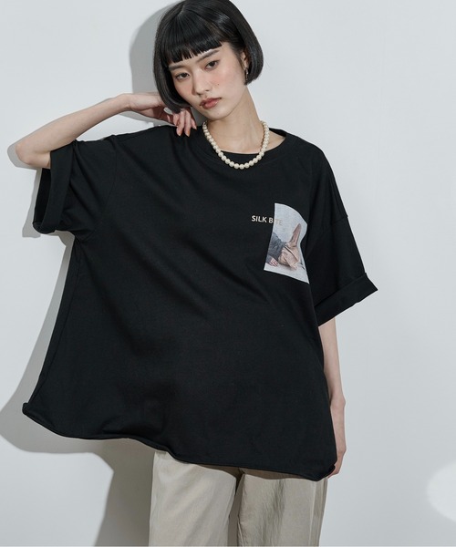 THE YOn（ザヨン）の「フォルムヘムフォトプリントビッグT（Tシャツ/カットソー・レディース・ブラック/オフホワイト/グレー・FREE）」の22枚目の写真