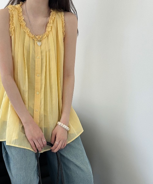 semplice(センプリチェ)の「フリルネック 前開き プリーツ ノースリーブブラウス(シャツ/ブラウス・レディース・ホワイト/ブルー/イエロー・F)」の10枚目の写真