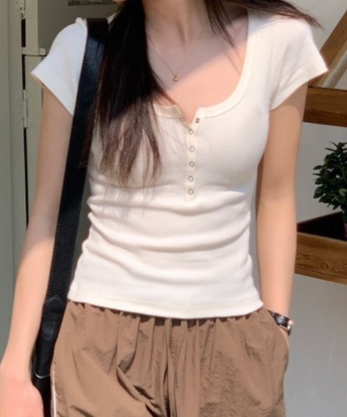 Teem Store(チームストア)の「ヘンリーネックリブトップス 半袖カットソー(Tシャツ/カットソー・レディース・ホワイト/ブラック/グレー・S/M)」の17枚目の写真