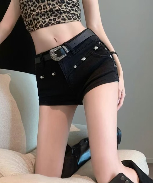 yuue' ( wear )(ユーイ)の「スタッズ付きストレッチマイクロショートパンツ(その他パンツ・レディース・ブラック・M/L)」の2枚目の写真