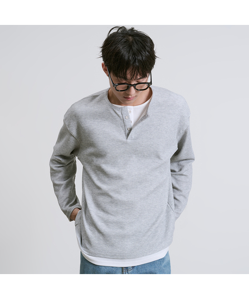 OWSA（オウサ）の「ヘンリーネックレイヤード長袖Tシャツ3カラー（Tシャツ/カットソー・メンズ・グレー/ブラック/ブラウン・LARGE/MEDIUM）」の3枚目の写真