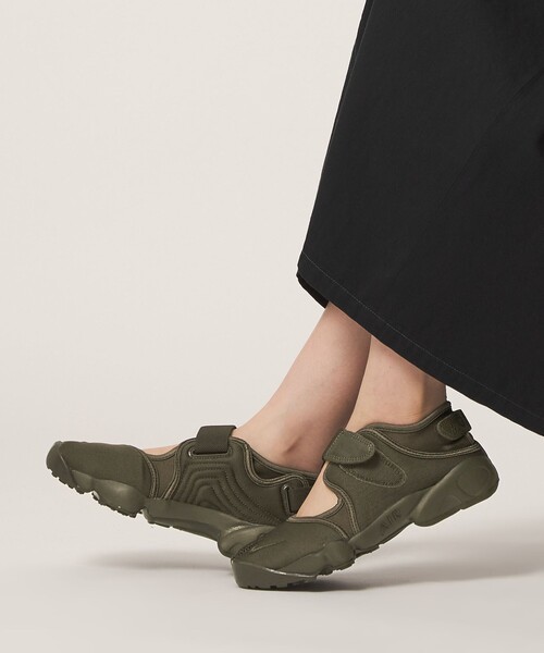 NIKE＞ ｳｨﾒﾝｽﾞ ｴｱﾘﾌﾄ NEO（サンダル）｜NIKE（ナイキ）のファッション