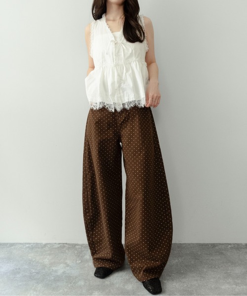 on:nue（オンニュ）の「【on:nue】[着用動画あり！/2色展開/2サイズ展開] ドットボリュームバレルパンツ /2026 SS COLLECTION（その他パンツ・レディース・アイボリー/ブラウン・MEDIUM/SMALL）」の7枚目の写真