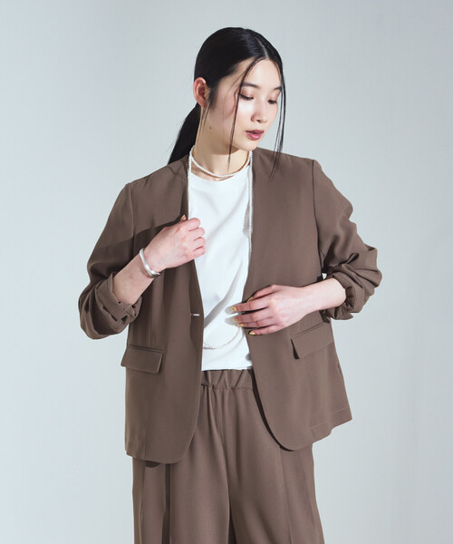 COMME CA ISM(コムサイズム)の「【UVカット・吸水速乾・接触冷感】kireri ドライヴィンテージ ノーカラージャケット/セットアップ対応(ノーカラージャケット・レディース・ネイビー/ブラウン・LARGE/MEDIUM)」の1枚目の写真