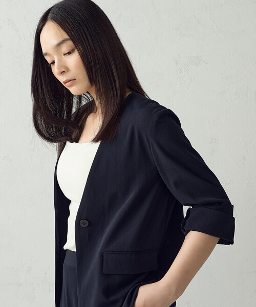COMME CA ISM(コムサイズム)の「【UVカット・吸水速乾・接触冷感】kireri ドライヴィンテージ ノーカラージャケット/セットアップ対応(ノーカラージャケット・レディース・ネイビー/ブラウン・LARGE/MEDIUM)」の3枚目の写真