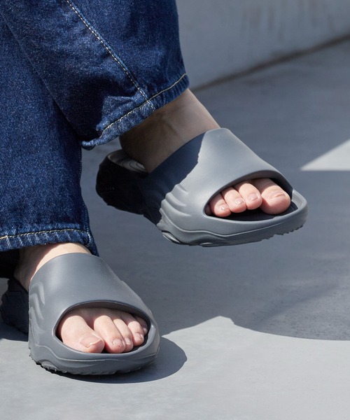 Doubleu(ダブリュー)の「【DOUBLEU】ダブリュー ULTRA SPORTY SLIDE MEN スライトサンダル EVA 秋 秋服 2026年秋冬(サンダル・メンズ・チャコールグレー/グレー系その他/グレー系その他2/ホワイト系その他/ブラック/ネイビー/グレー系その他3/その他・36/41/43/42/40/37/44/38)」の1枚目の写真