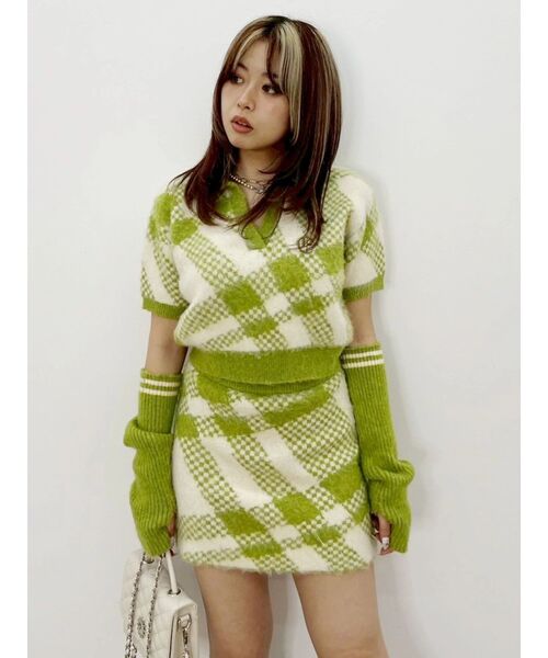 EVRIS（エヴリス）の「チェックショートニットトップス【セットアップ着用可能】　秋服（ニット/セーター・レディース・ブラック/グリーン/レッド・FREE）」の3枚目の写真