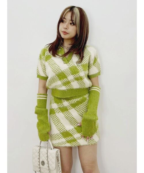 EVRIS（エヴリス）の「チェックショートニットトップス【セットアップ着用可能】　秋服（ニット/セーター・レディース・ブラック/グリーン/レッド・FREE）」の19枚目の写真